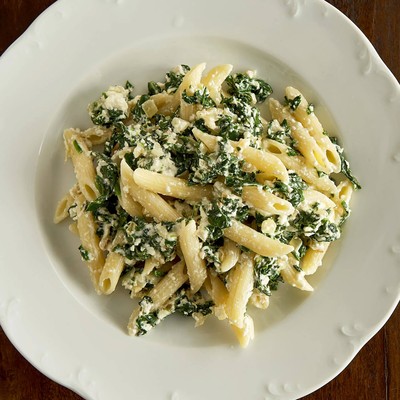 Penne with spinach and cream
